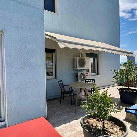 Flori Penthouse Center P2 Apartment *